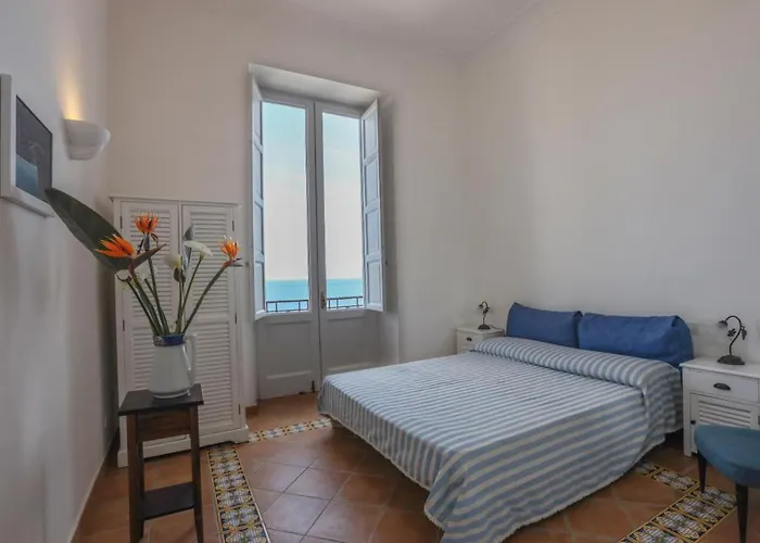 Casa Di Charme Panoramica A Sulla Spiaggia. * Capri