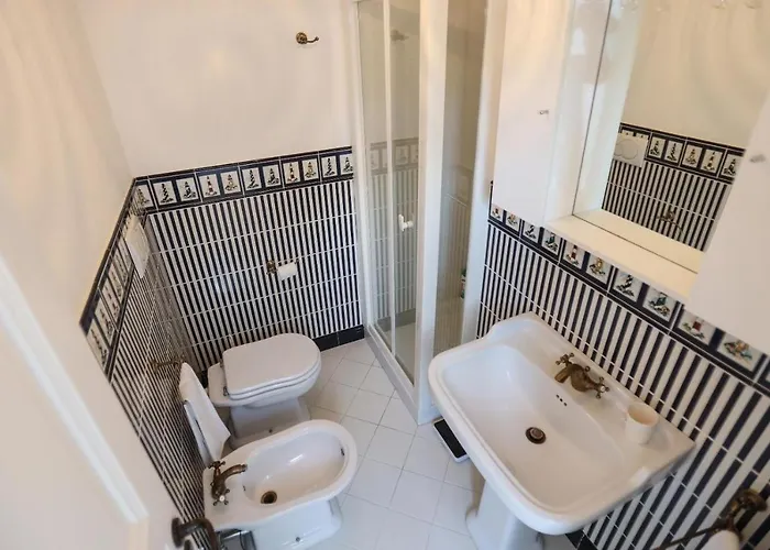 Appartamento Casa Di Charme Panoramica A Sulla Spiaggia. *