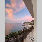 Casa Di Charme Panoramica A Sulla Spiaggia. Apartamento