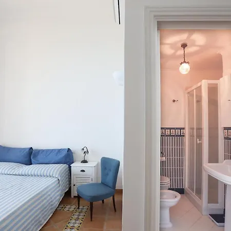 Casa Di Charme Panoramica A Sulla Spiaggia. * كابري