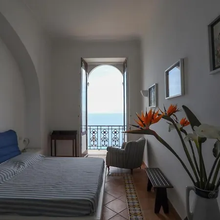 Casa Di Charme Panoramica A Sulla Spiaggia. Appartement Capri