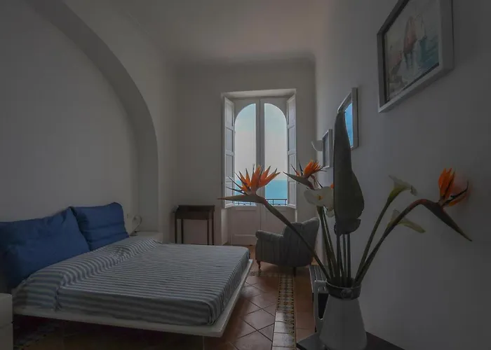 Casa Di Charme Panoramica A Sulla Spiaggia. Apartment *